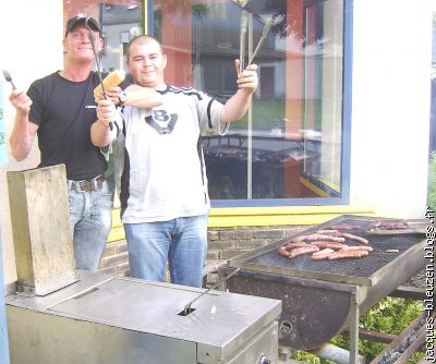 saucisses, merguez, frites, mmmmmmmmmmmmmm...... ..........