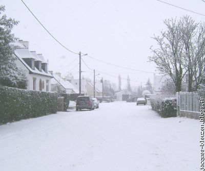 la rue de Bel-Air (rue des docteurs) - au fond, le garage Hascoat.