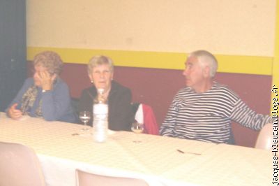 Lucienne, Maria et Michel attendent une énième crêpe...