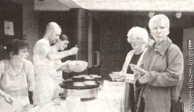 Frédo le crêpier et ses copines ne chôment pas!