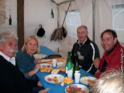 un quatuor fort souriant (la photo est un peu trouble)