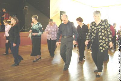 l'on y danse, mais pas tous en rond...