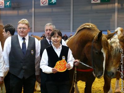 Eric Quéré et Sylvie Le Ferrec et la belle jument gagnante.