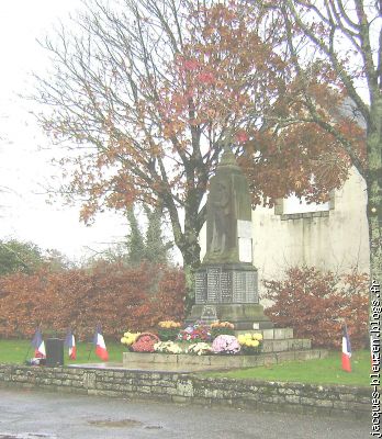 de jolies plantes pour la Mémoire des "Poilus" de Roudouallec.